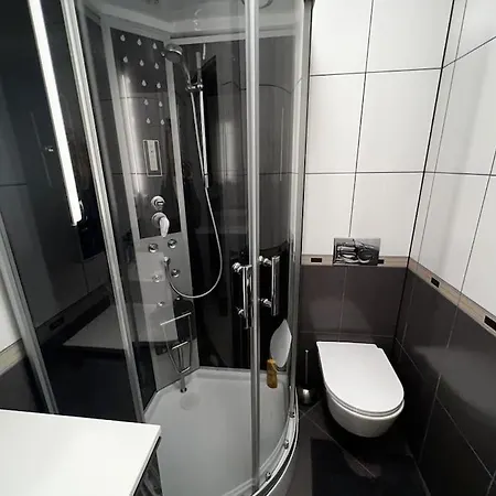 Porec, Tolle 3 Zi-whg, Sehr Zentral, Zustand! Mit Internet Und W-lan! דירה פורץ