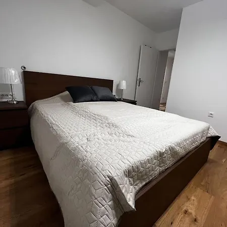 Apartment Porec, Tolle 3 Zi-whg, Sehr Zentral, Zustand! Mit Internet Und W-lan! *