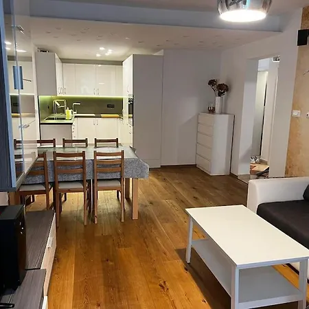 Apartman Porec, Tolle 3 Zi-whg, Sehr Zentral, Zustand! Mit Internet Und W-lan! Poreč